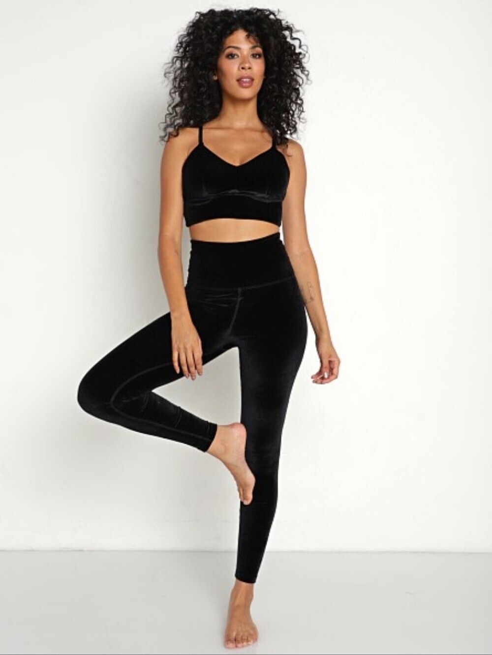 Beyond Yoga, Velvet Motion High Waisted Midi Legging, Black Velvet, Size Medium
